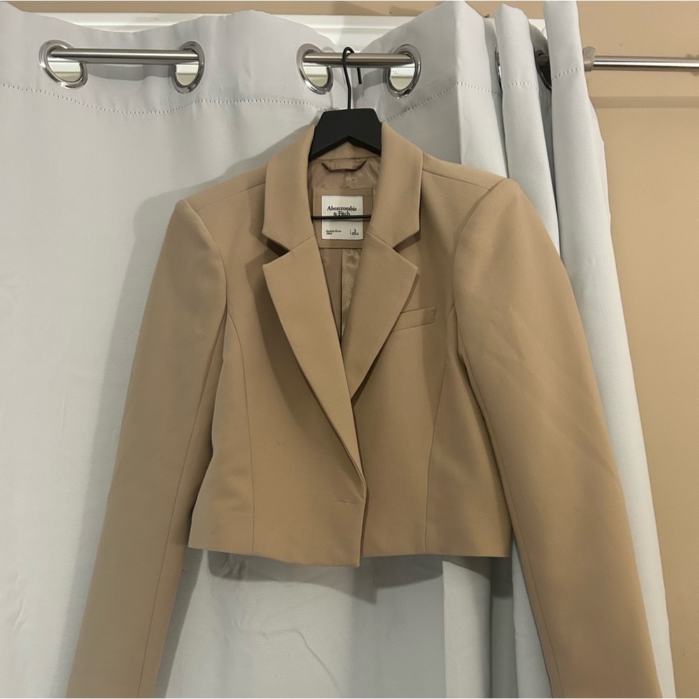 Abercrombie and fitch cropped blazer